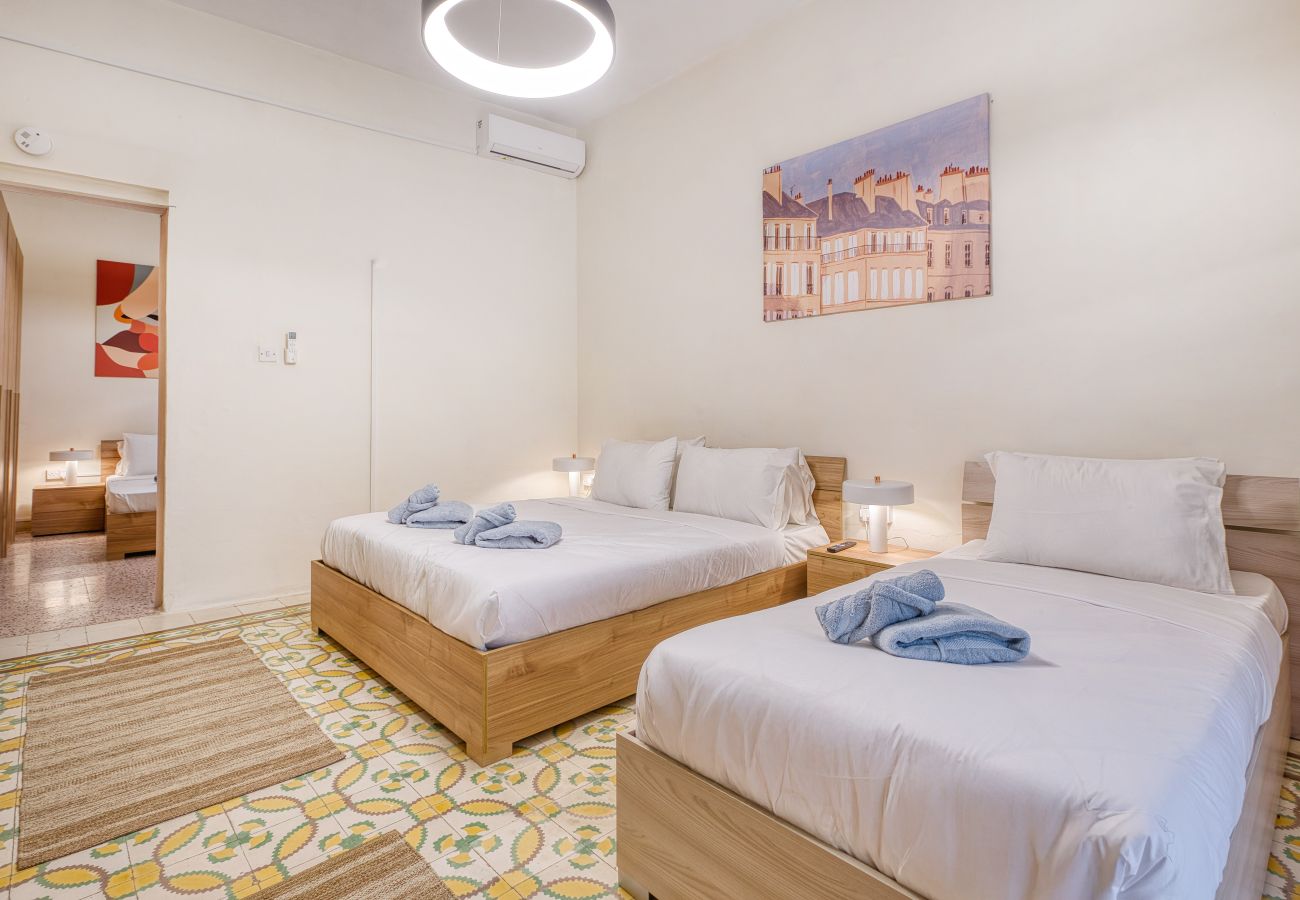 Casa en St Julian's - Traditional, large 3 bedroom house with Yard JBAR1-1