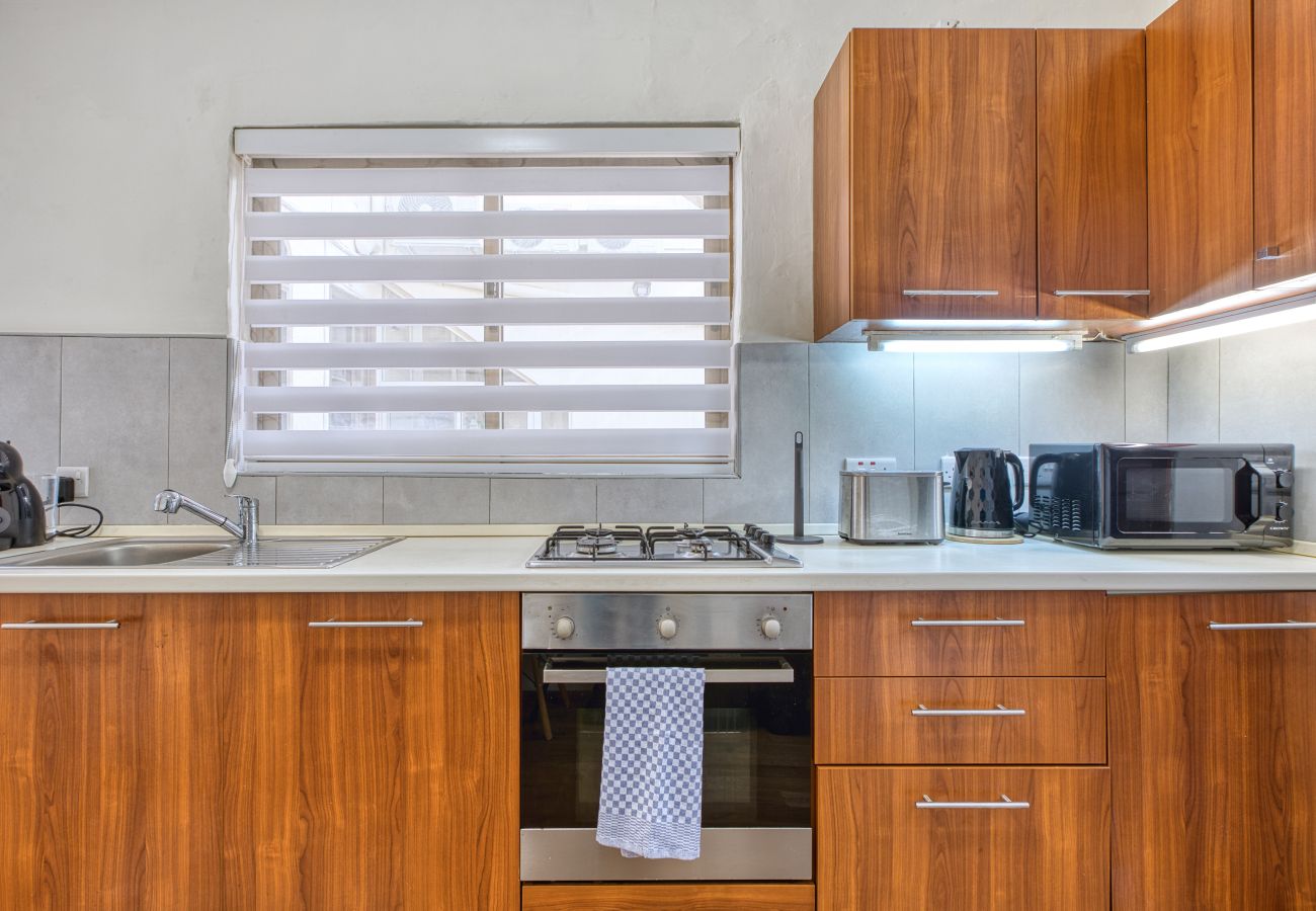 Casa en St Julian's - Traditional, large 3 bedroom house with Yard JBAR1-1