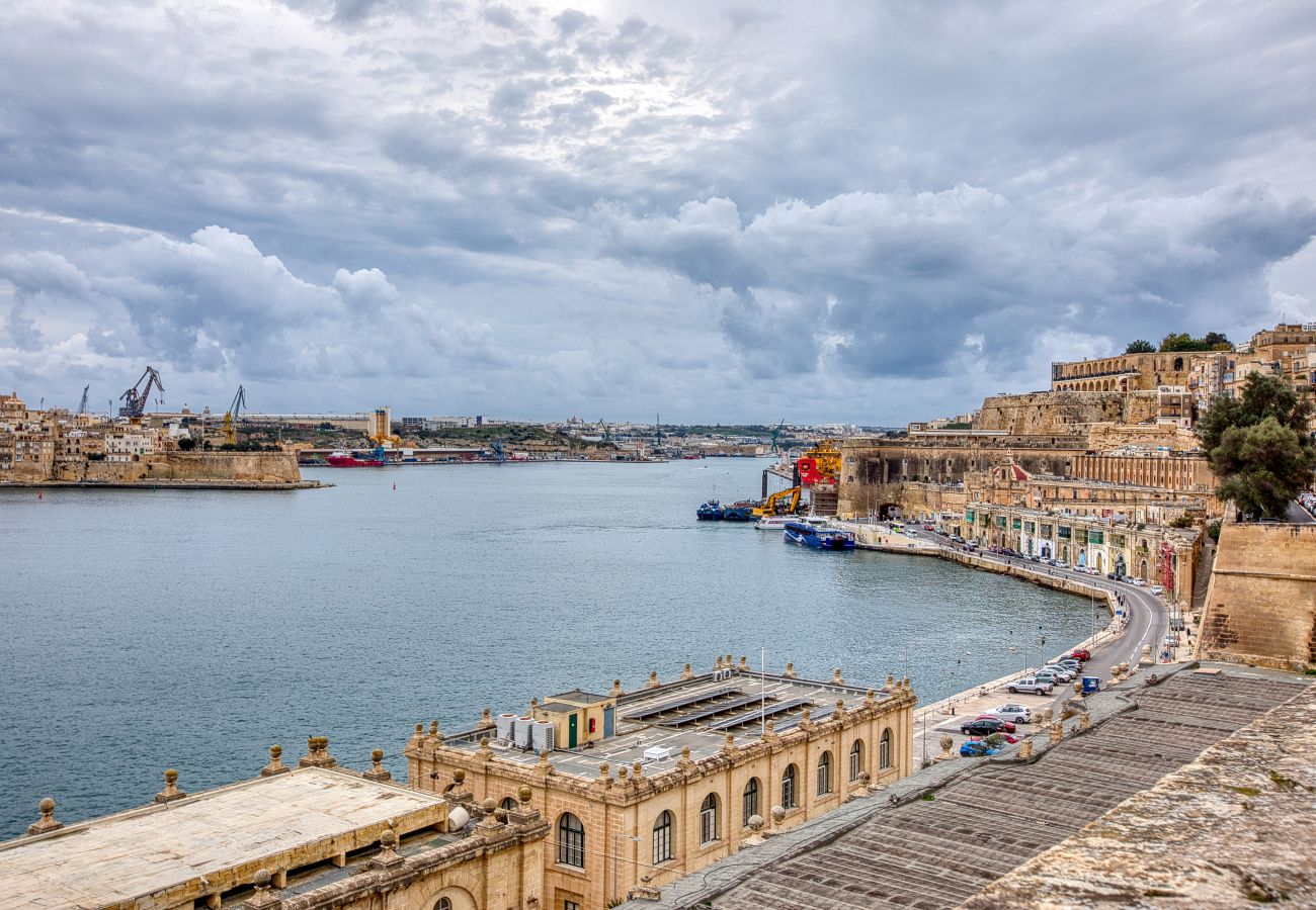 Apartamento en Valletta - Elegant seaview 2 bedroom flat with balcony LDEM1-5