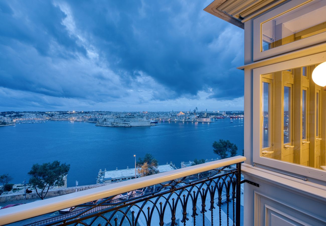 Apartamento en Valletta - Traditional seaview 3 bedroom with balcony LDEM1-6