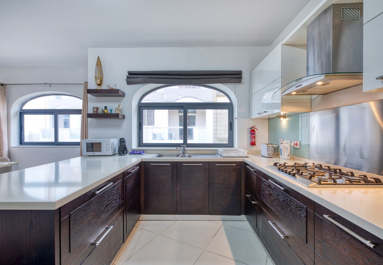 Apartamento en St Julian's - Bright, modern & spacious 3 bedroom flat MMIC1-1
