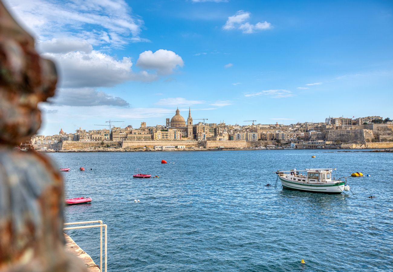 Apartamento en Sliema - Charming 2bedroom flat, creek view balcony EMAG1-1