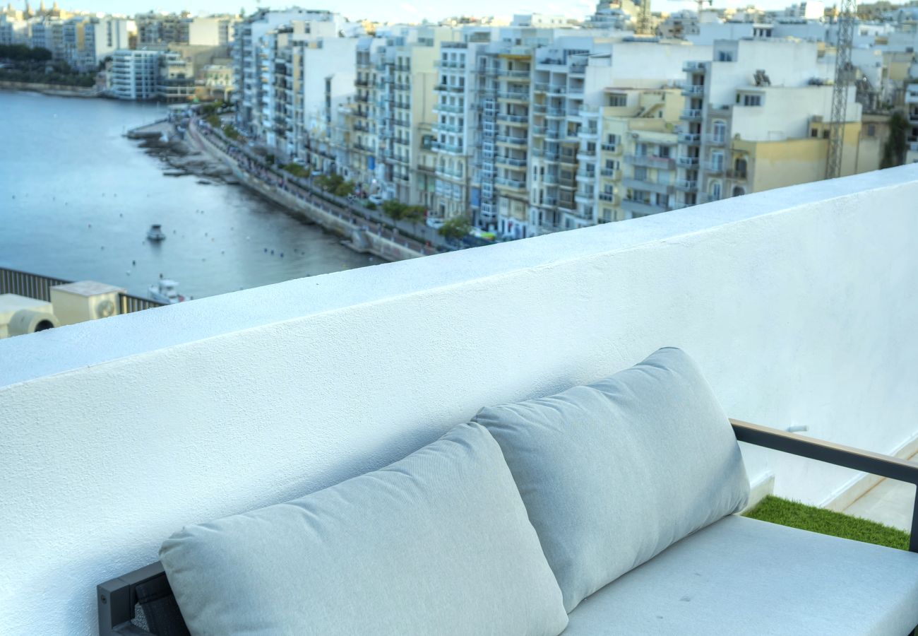 Apartamento en St Julian's - Luxury seaview penthouse,roof terrace,hot tub YVAN1-1