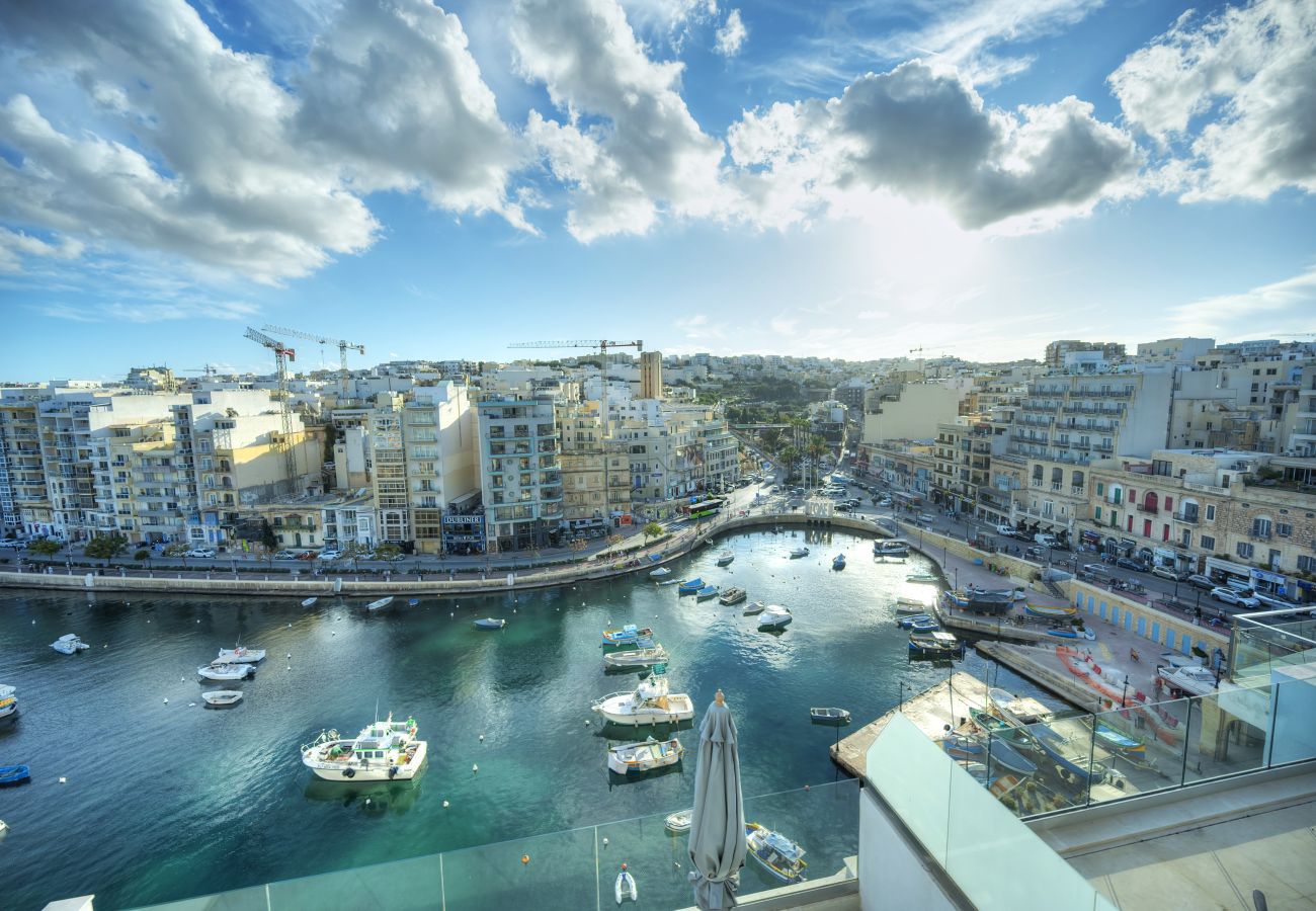Apartamento en St Julian's - Luxury seaview penthouse,roof terrace,hot tub YVAN1-1