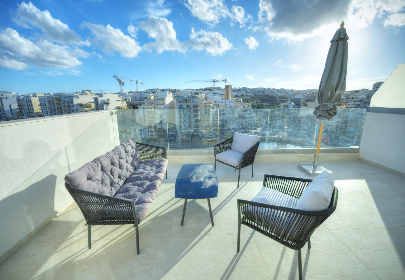 Apartamento en St Julian's - Luxury seaview penthouse,roof terrace,hot tub YVAN1-1
