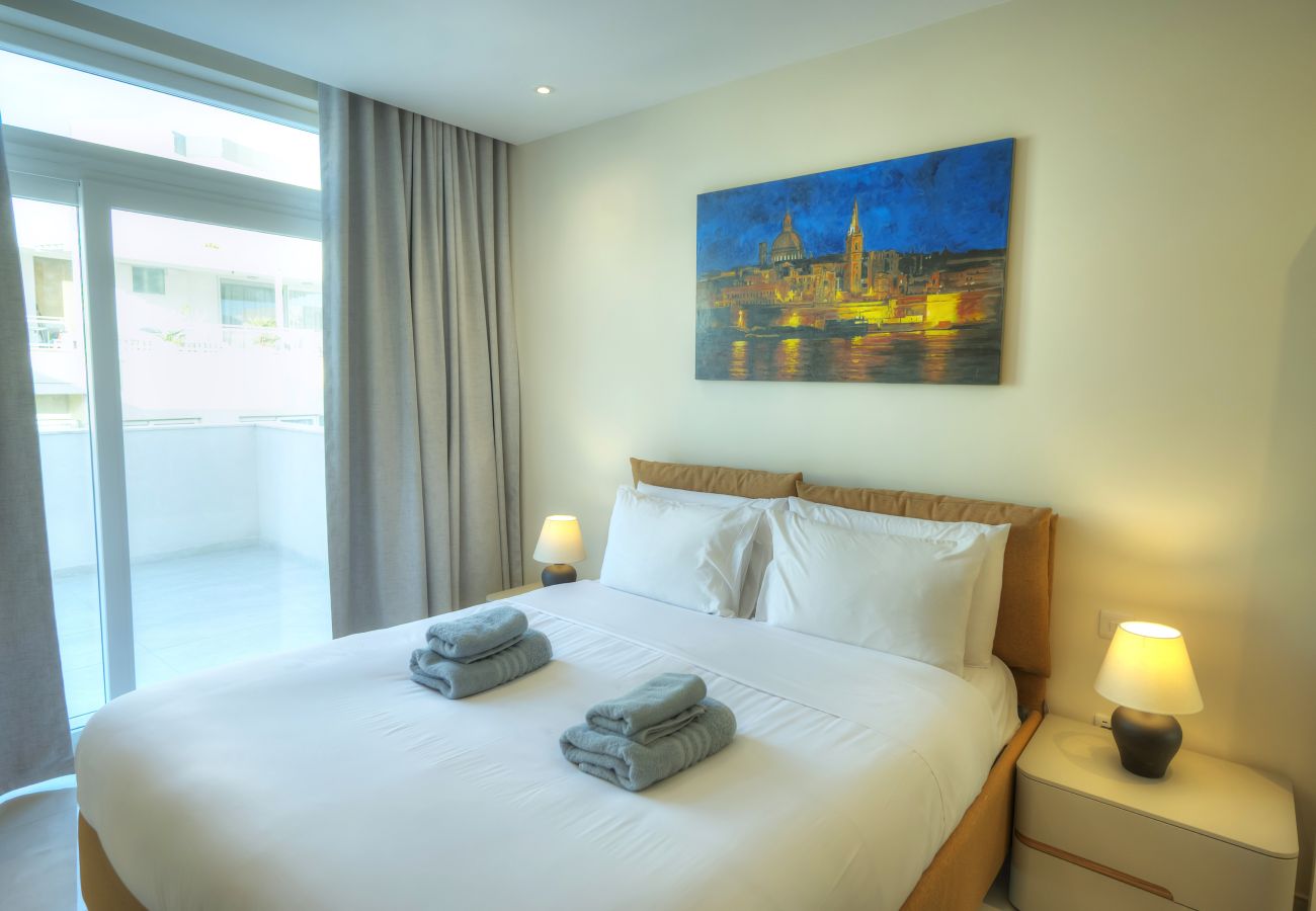 Apartamento en St Julian's - Luxury seaview penthouse,roof terrace,hot tub YVAN1-1