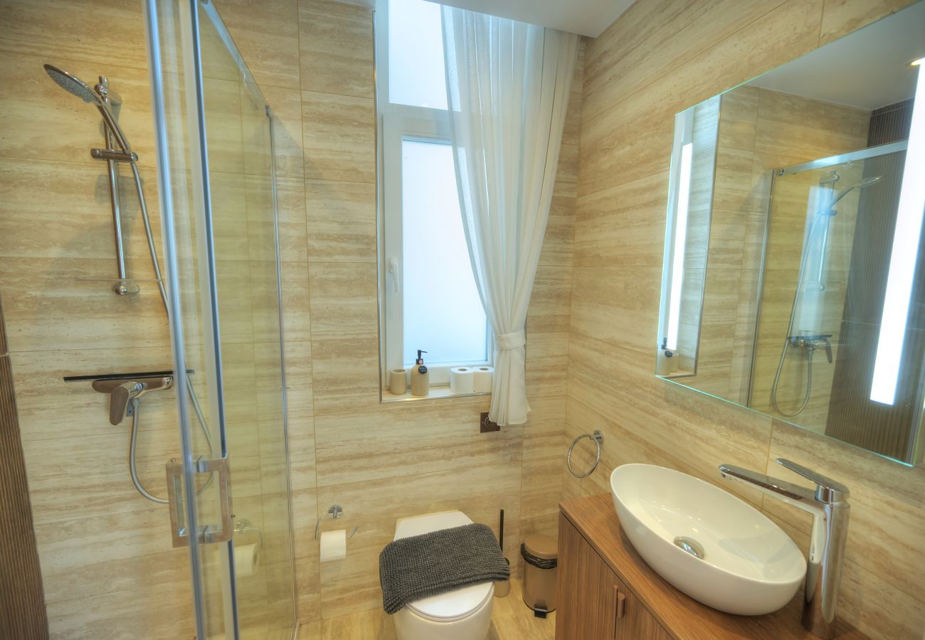 Apartamento en St Julian's - Luxury seaview penthouse,roof terrace,hot tub YVAN1-1