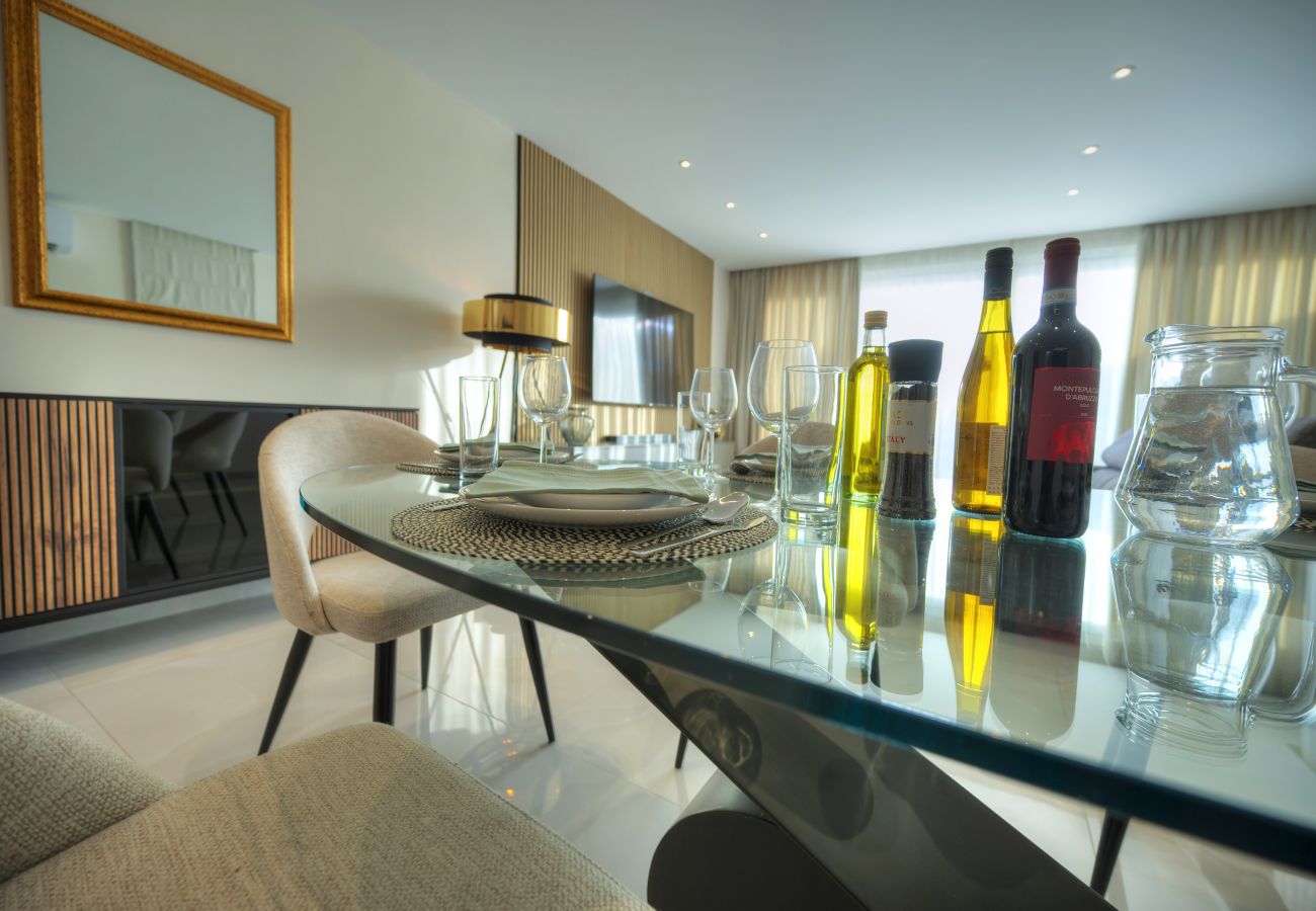 Apartamento en St Julian's - Luxury seaview penthouse,roof terrace,hot tub YVAN1-1