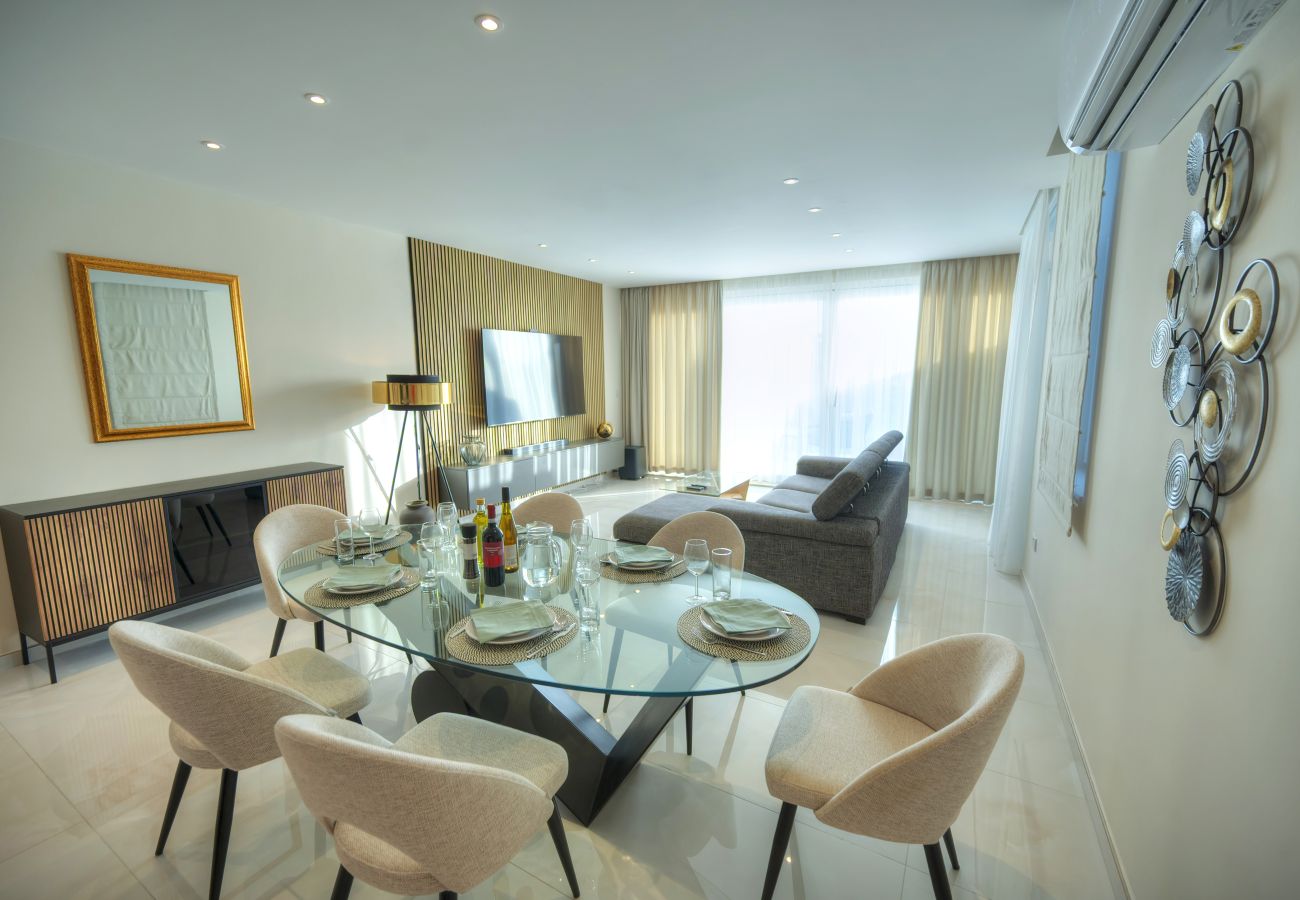 Apartamento en St Julian's - Luxury seaview penthouse,roof terrace,hot tub YVAN1-1