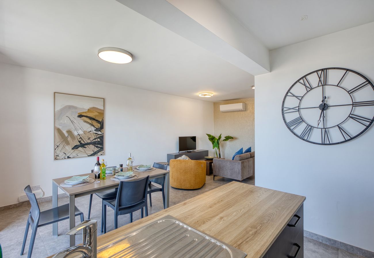 Apartamento en San Gwann - 2 bedroom flat with balcony, valley views KARP1-8