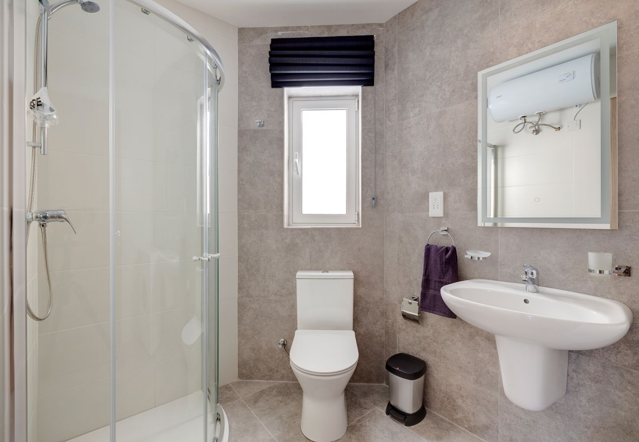 Apartamento en San Gwann - Refined 2 bedroom apartment with balcony KARP1-9