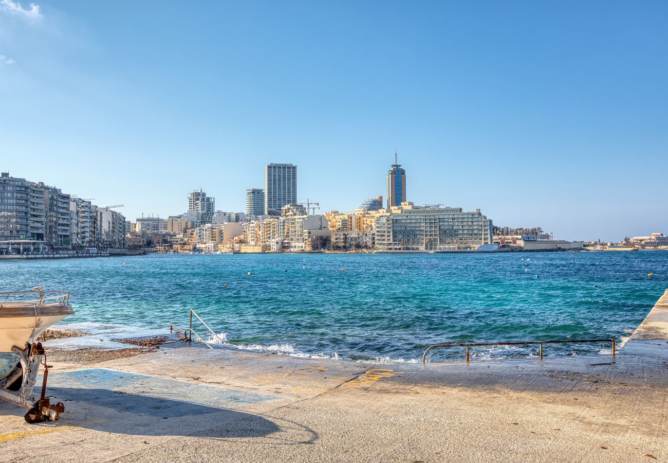 Apartamento en Sliema - Modern 2 bedroom flat with yard in Sliema NBOR1-1