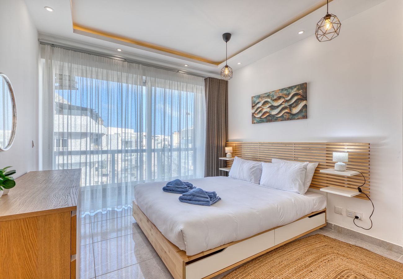 Apartamento en Swieqi - Luxury duplex apartment, sun terrace, jacuzzi SDIN1-1