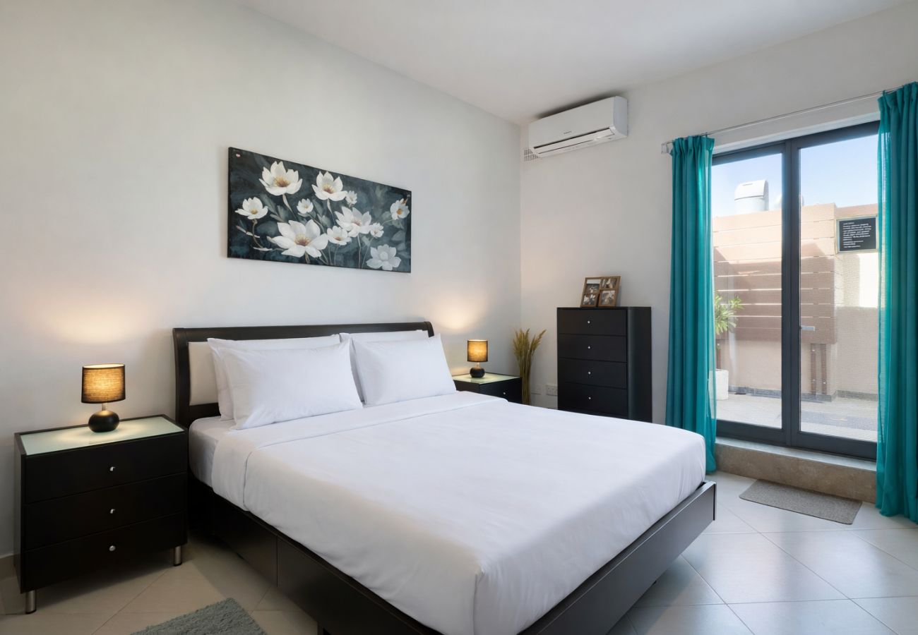 Apartamento en Luqa - Charming 2 bedroom penthouse, sun terrace AAZZ1-1