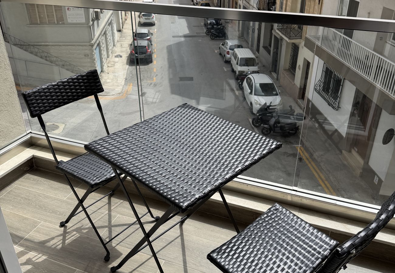 Apartamento en Gzira - Bright and spacious 2 bedroom with balcony VMIF1-1