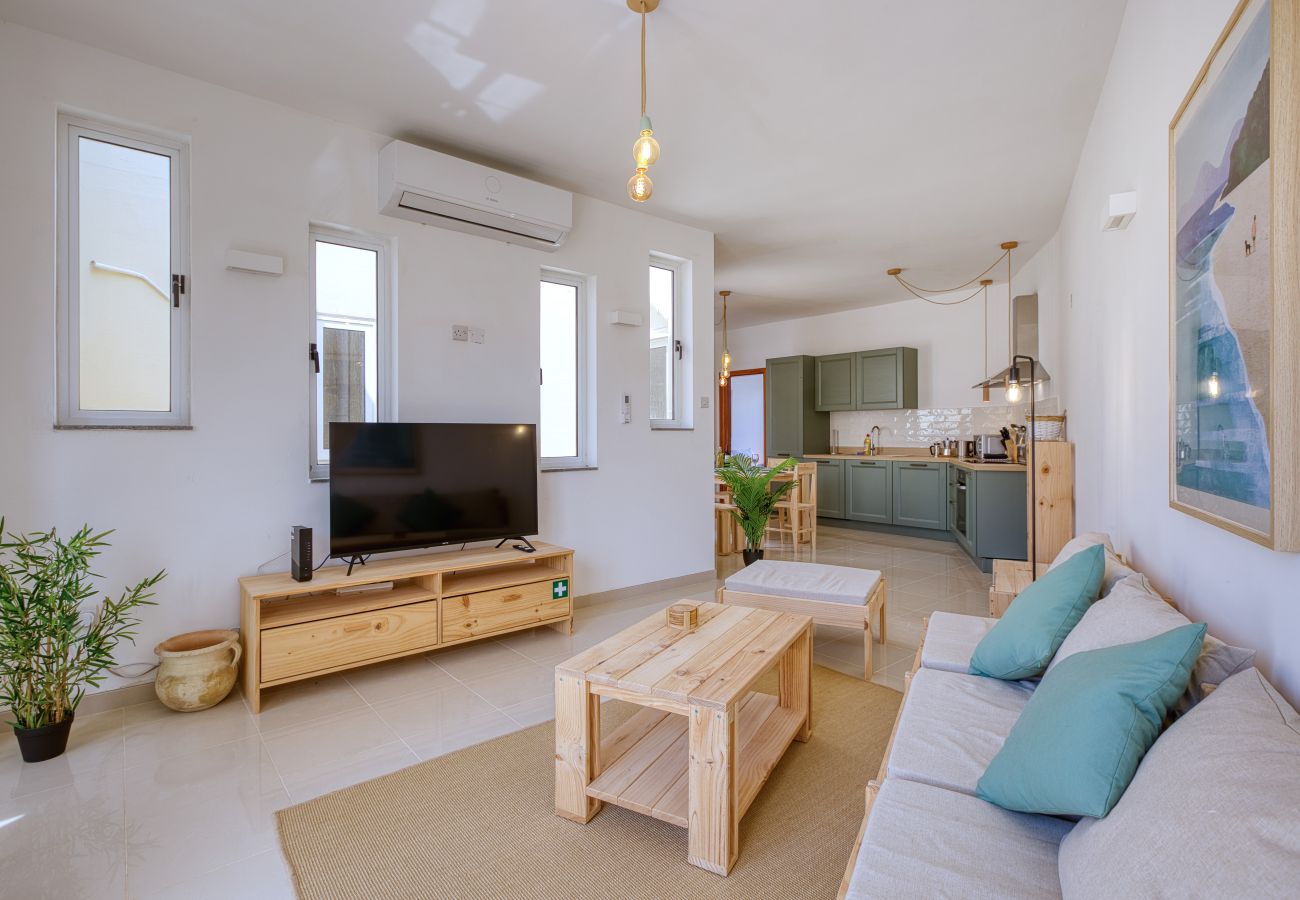 Apartamento en Swieqi - Charming bright penthouse with 3 Terraces JCUT2-1