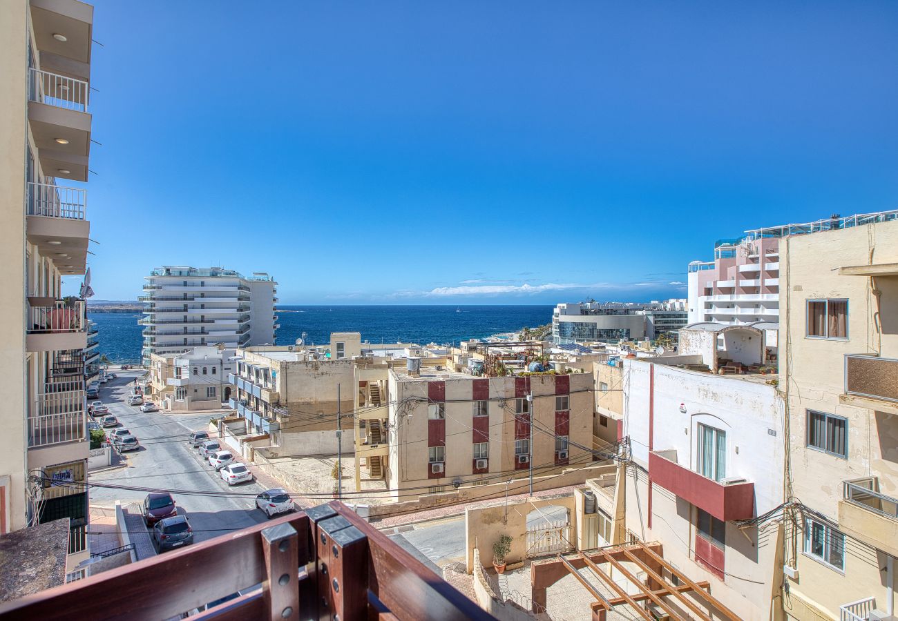 Apartamento en St. Paul’s Bay - Modern Seaview Apartment with Balcony PABE1-1