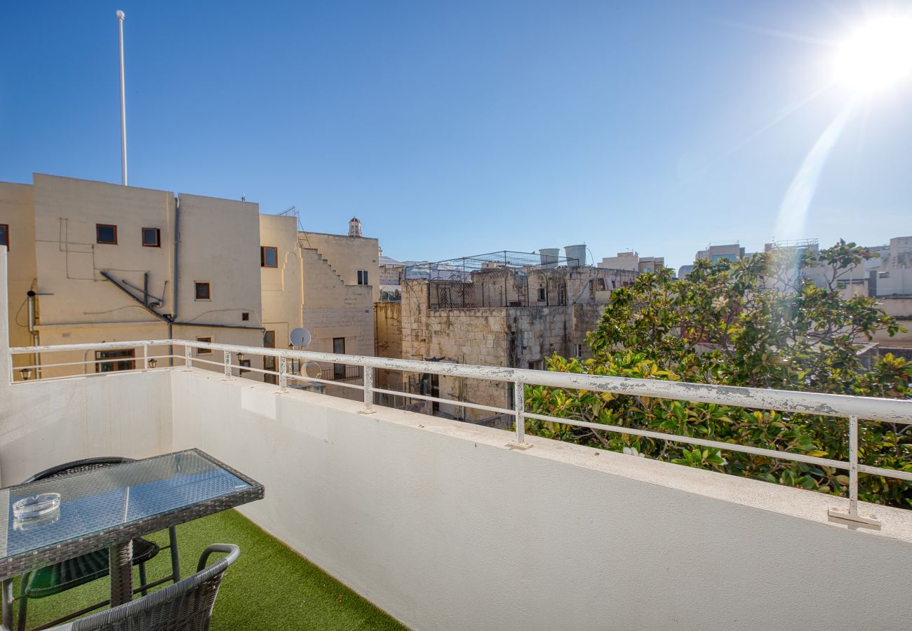 Apartamento en Sliema - Cosy studio, large balcony, shared terrace GOTWN7