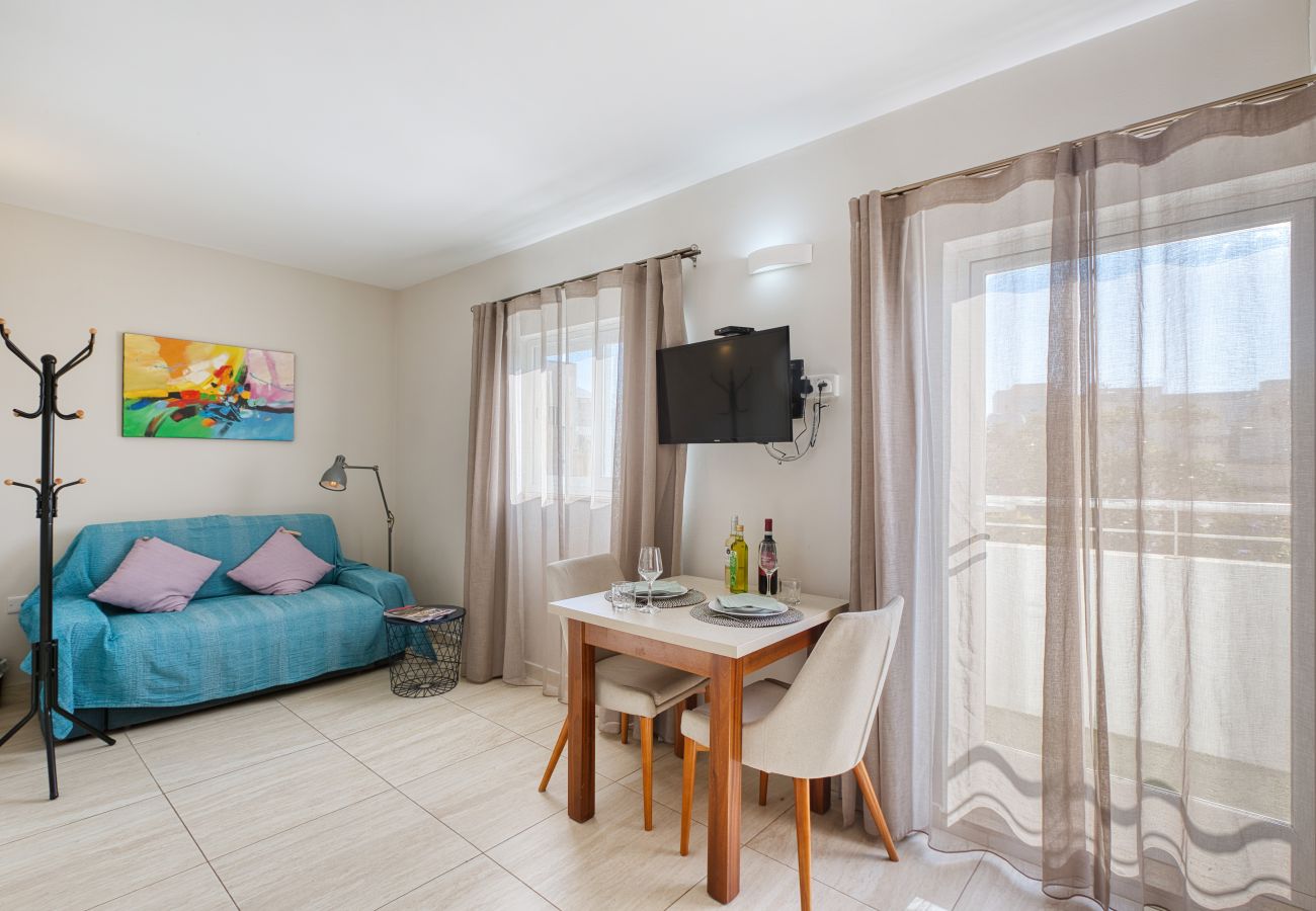 Apartamento en Sliema - Cosy studio, large balcony, shared terrace GOTWN7