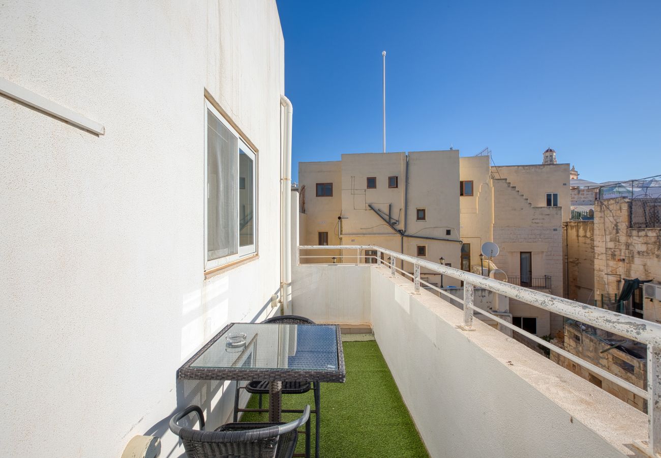 Apartamento en Sliema - Cosy studio, large balcony, shared terrace GOTWN7