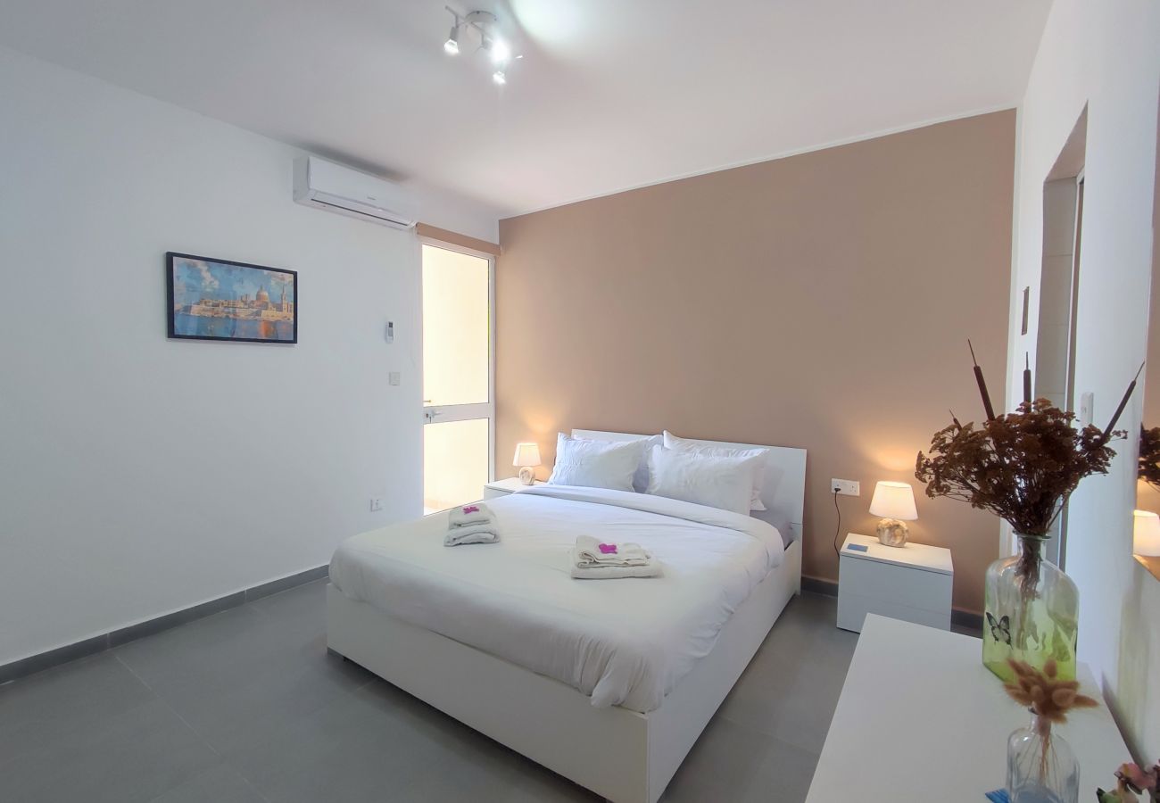 Apartamento en L-Għarb - Bright & spacious 2 bedroom flat, terrace GZ-YPIZ1-1