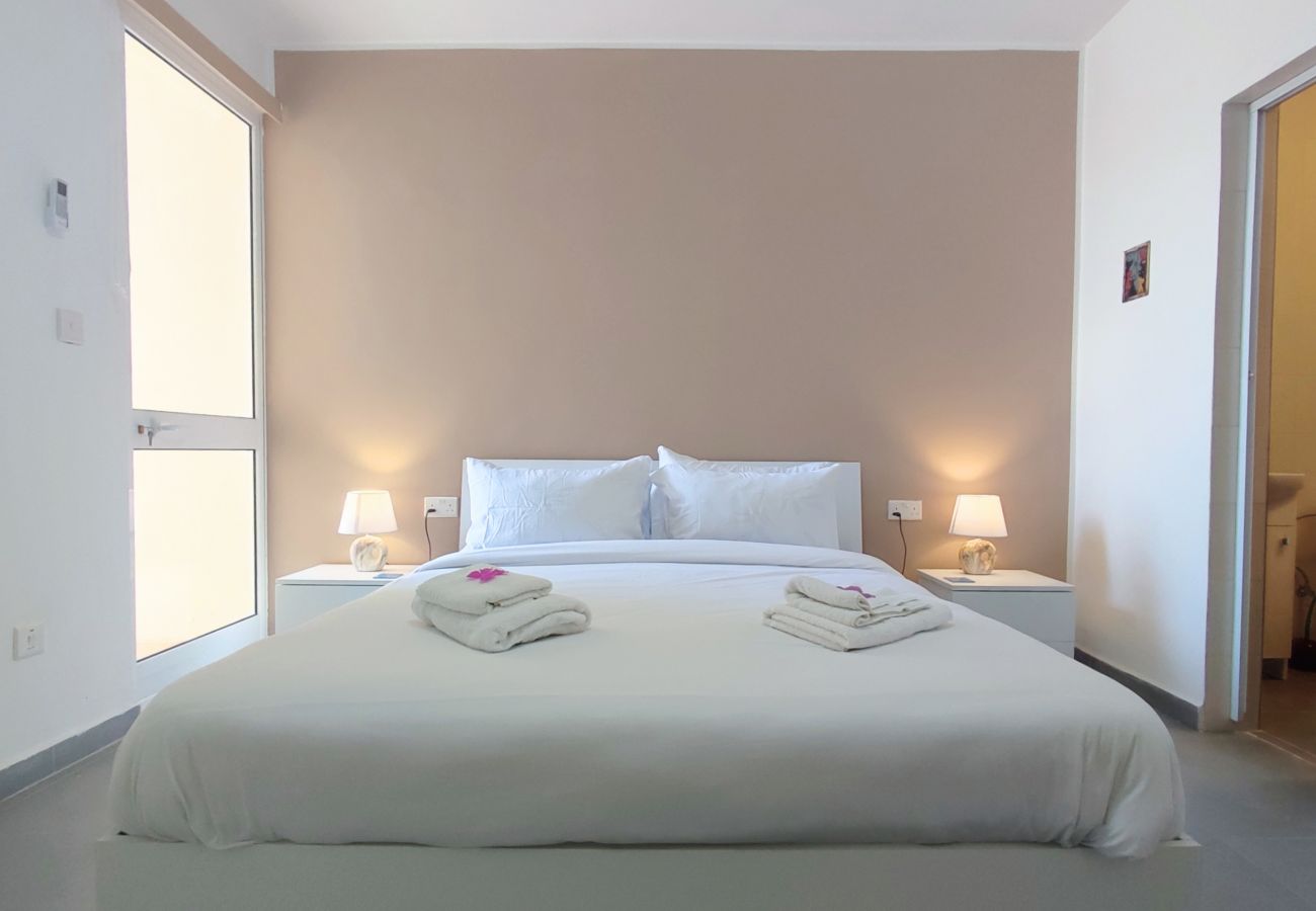 Apartamento en L-Għarb - Bright & spacious 2 bedroom flat, terrace GZ-YPIZ1-1