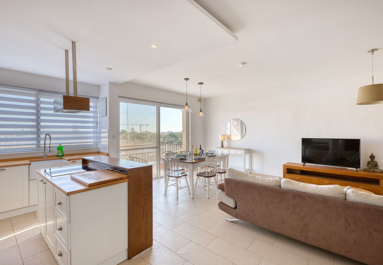 Apartamento en Ghaxaq  - Bright & airy 3 bedroom flat with balcony LAGI1-1