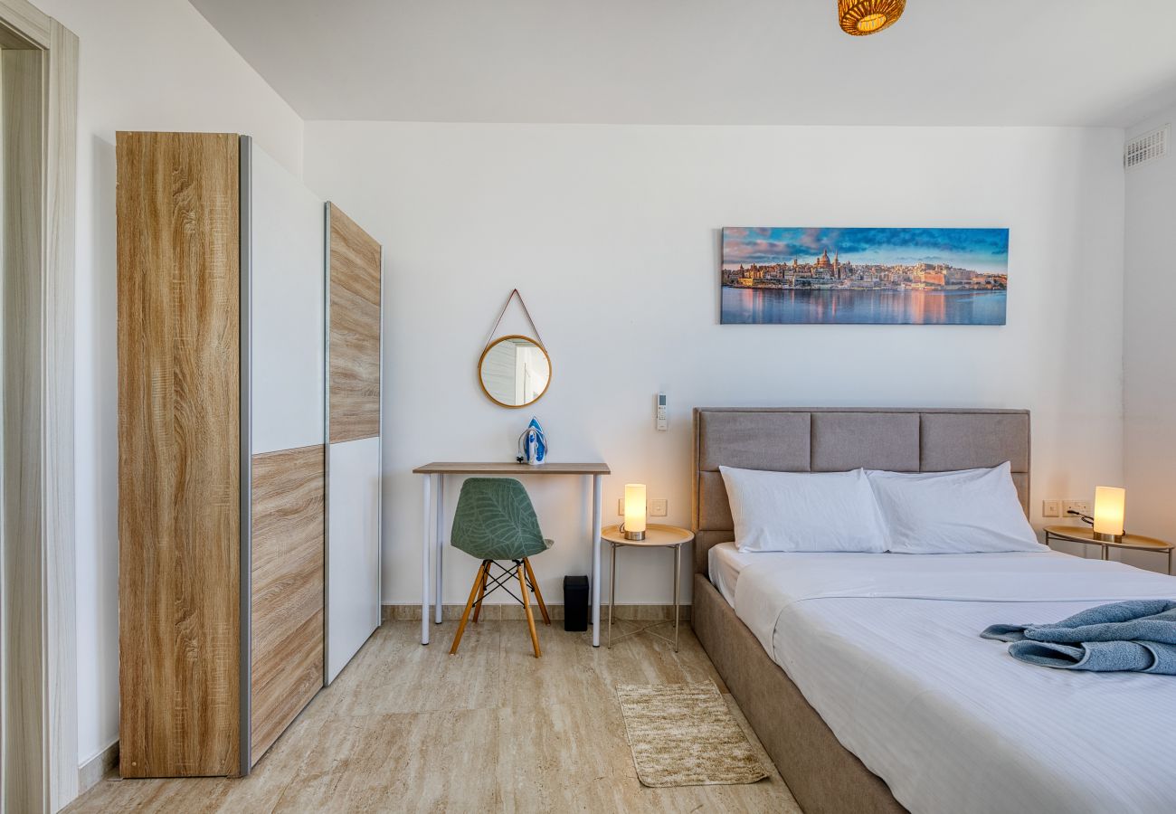 Apartamento en St. Paul’s Bay - Luxury penthouse with private pool, sea views LFER1-1
