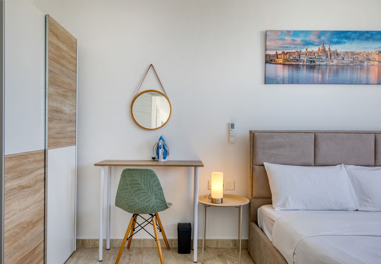 Apartamento en St. Paul’s Bay - Luxury penthouse with private pool, sea views LFER1-1