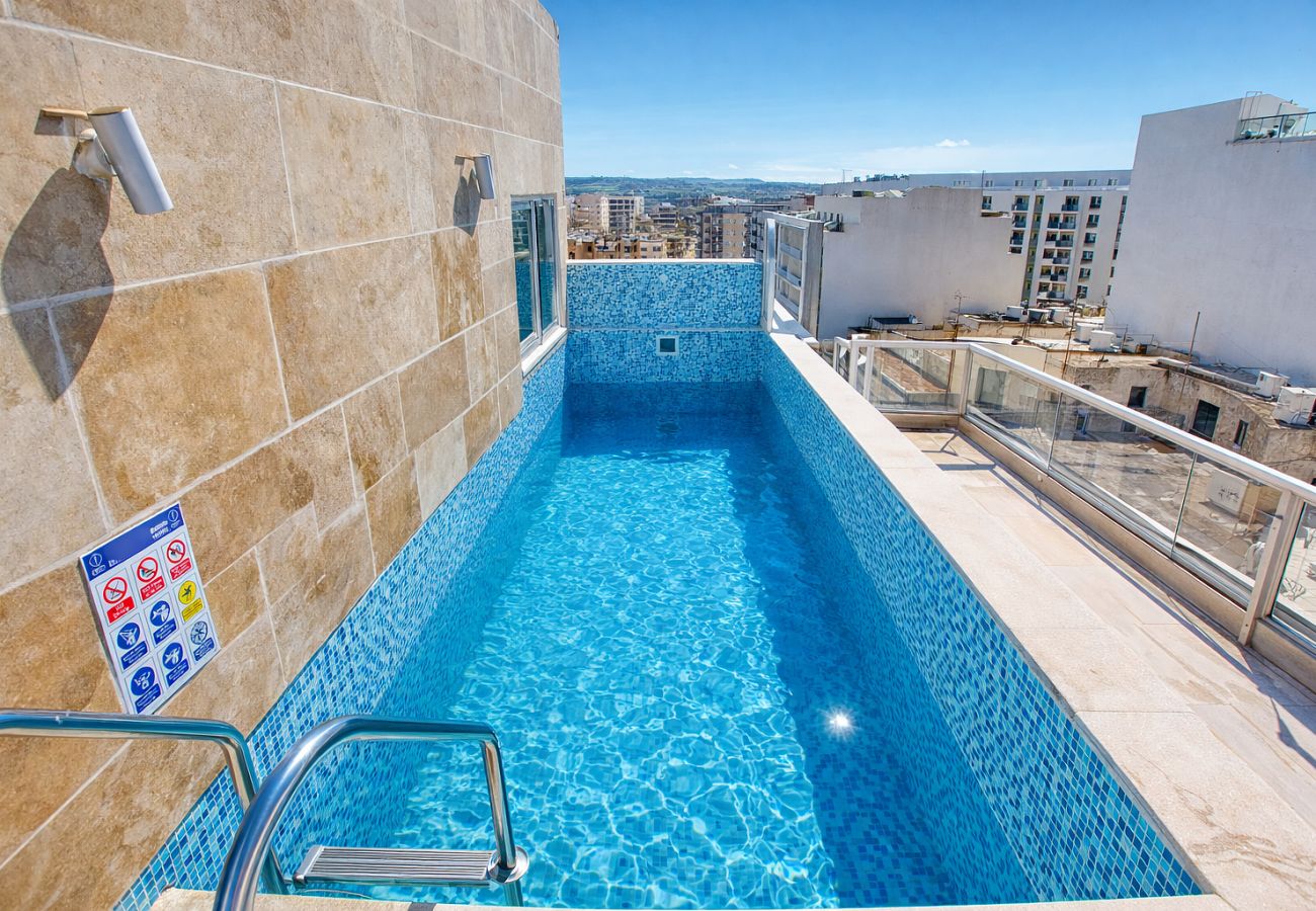 Apartamento en St. Paul’s Bay - Luxury penthouse with private pool, sea views LFER1-1