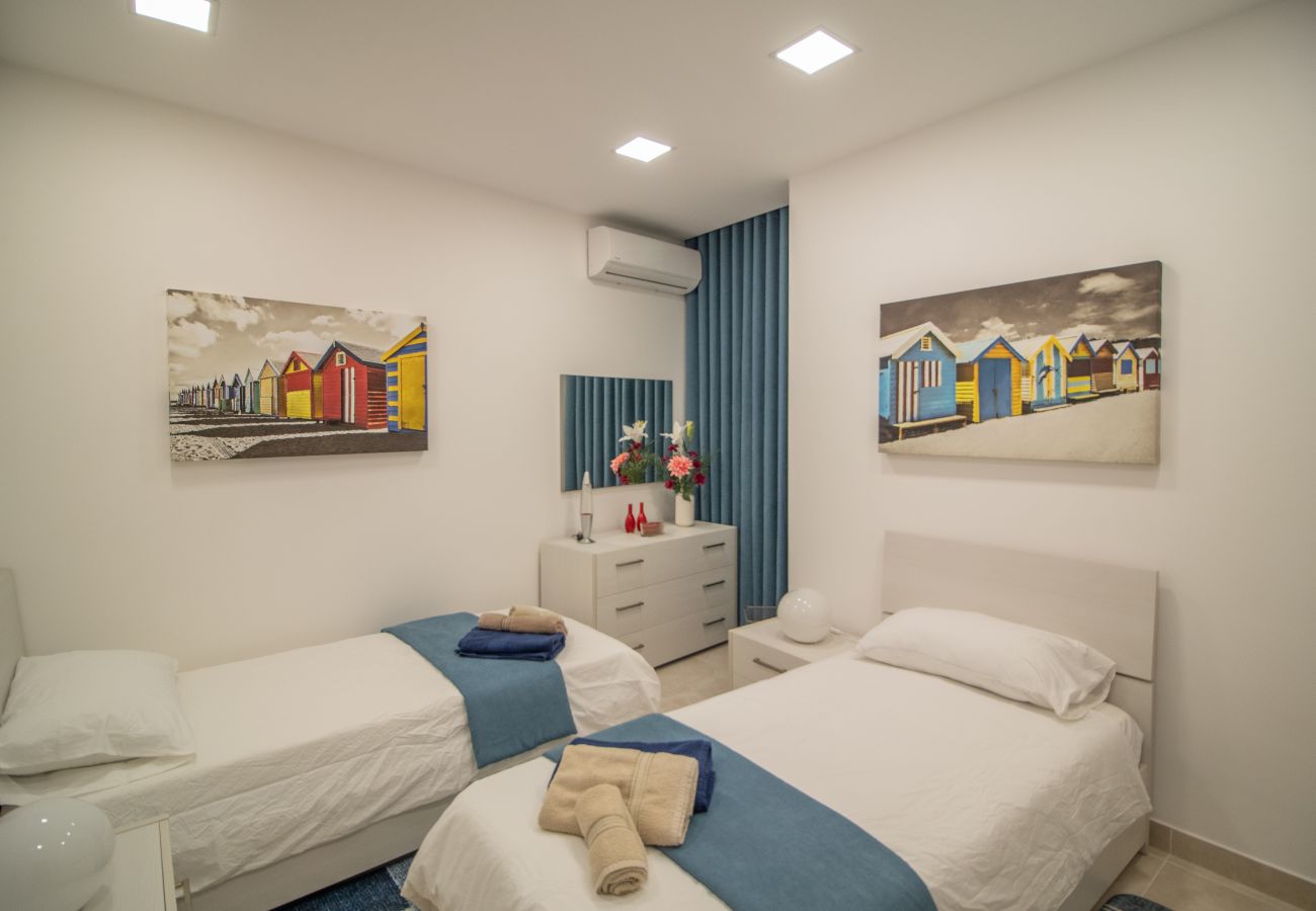 Apartamento en Marsalforn - Bright 3 bedroom with terrace and pool GZ-MAVE1-1