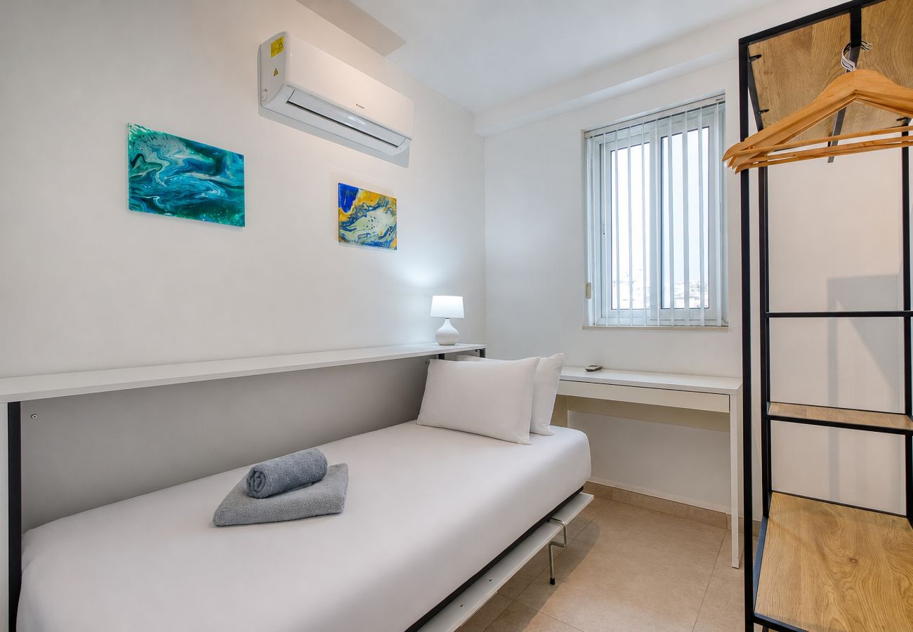 Apartamento en Msida - Beautiful penthouse with terrace & jacuzzi WVID1-2