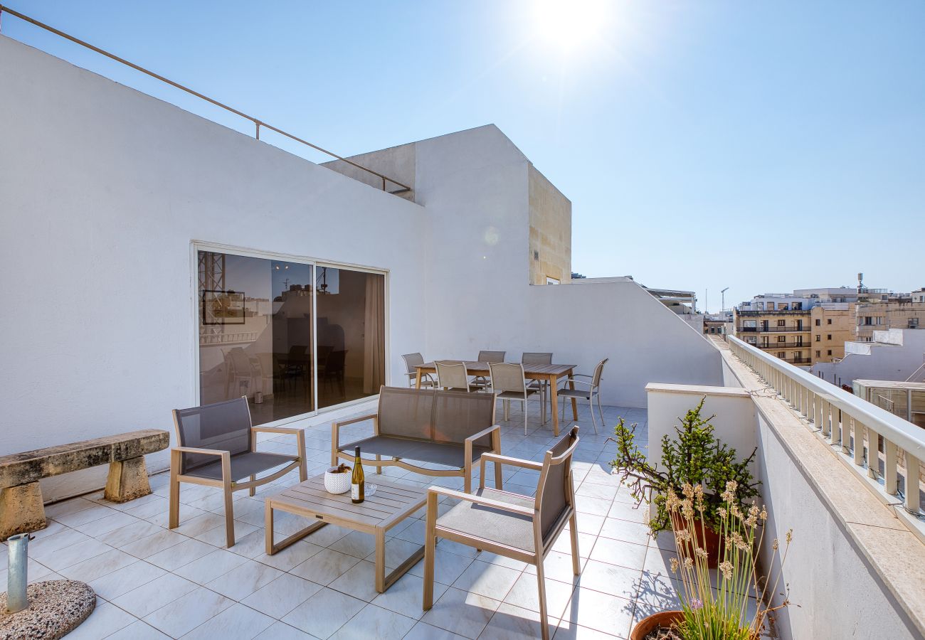 Apartamento en Sliema - Spacious & bright apartment, sun terrace PGAL1-1