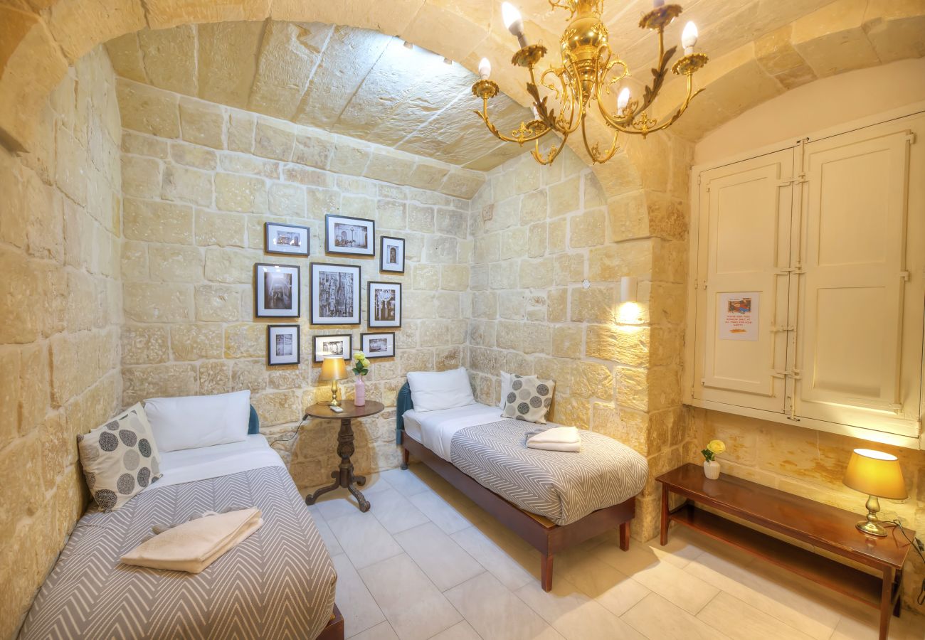 Maison à Hal Lija - Spacious Village Home with skylight EBAR1-1