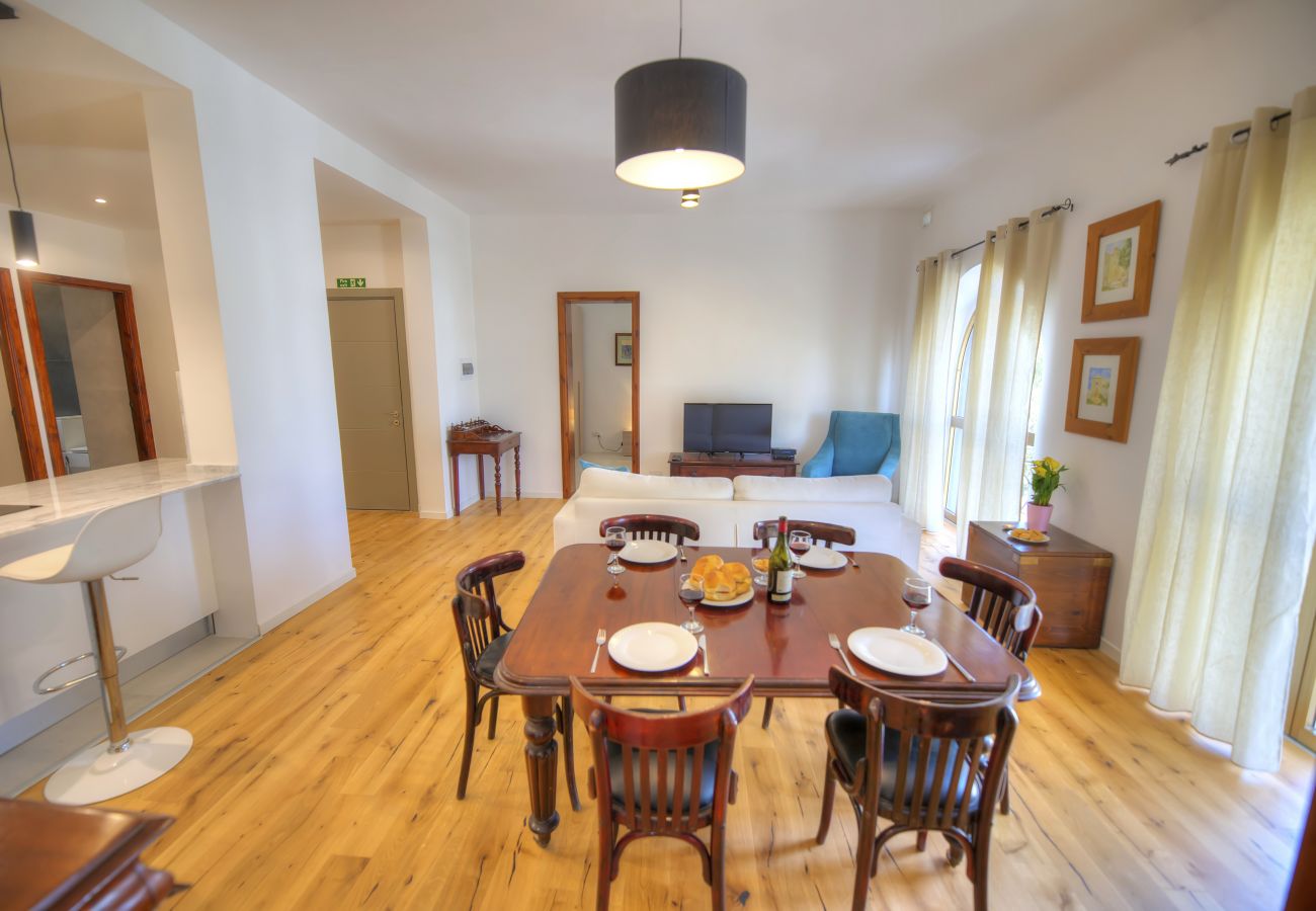 Appartement à St Julian's - Large, elegant 2bdm flat in St. Julian's DBRI1-1
