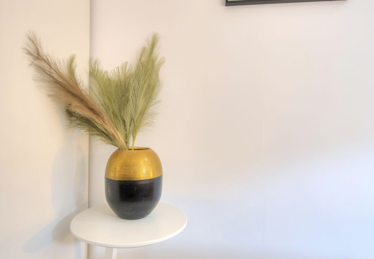 Appartement à Sliema - Spacious 4 bedrooms with sea view balcony GOSLM-3