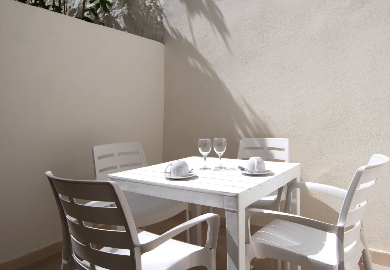 Appartement à St Julian's - Traditional 2 bedroom house with yard SSCH1