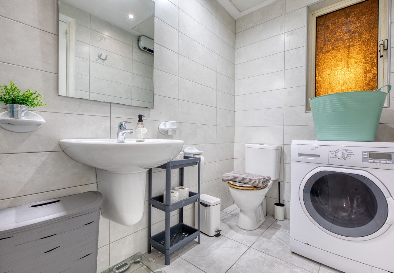 Appartement à St Julian's - Traditional 2 bedroom house with yard SSCH1