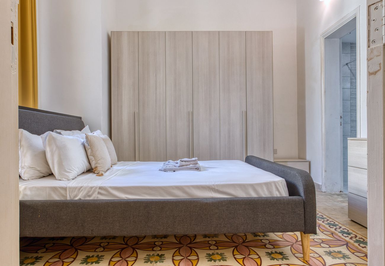 Appartement à St Julian's - Traditional 2 bedroom house with yard SSCH1