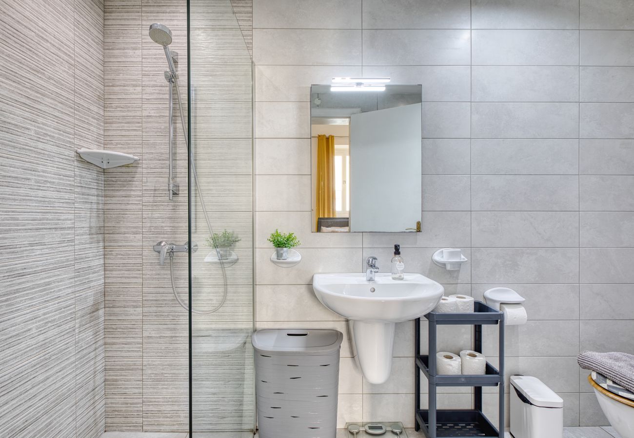 Appartement à St Julian's - Traditional 2 bedroom house with yard SSCH1