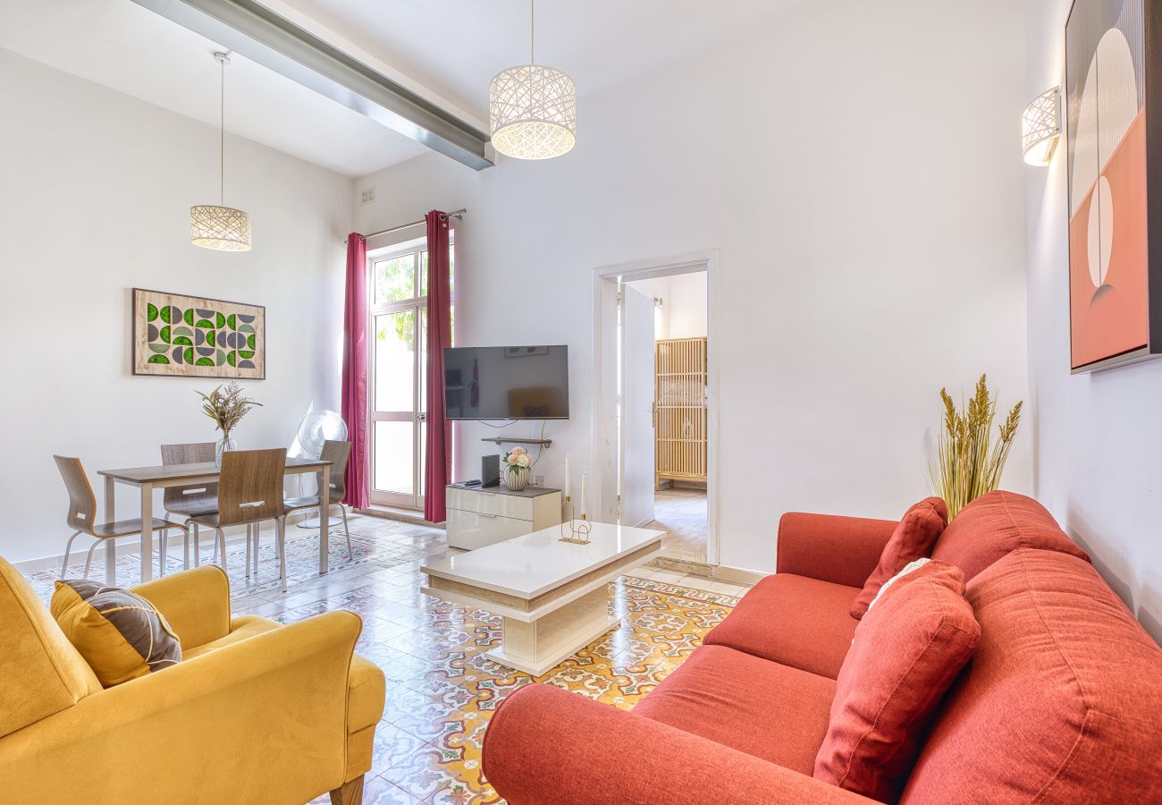 Appartement à St Julian's - Traditional 2 bedroom house with yard SSCH1