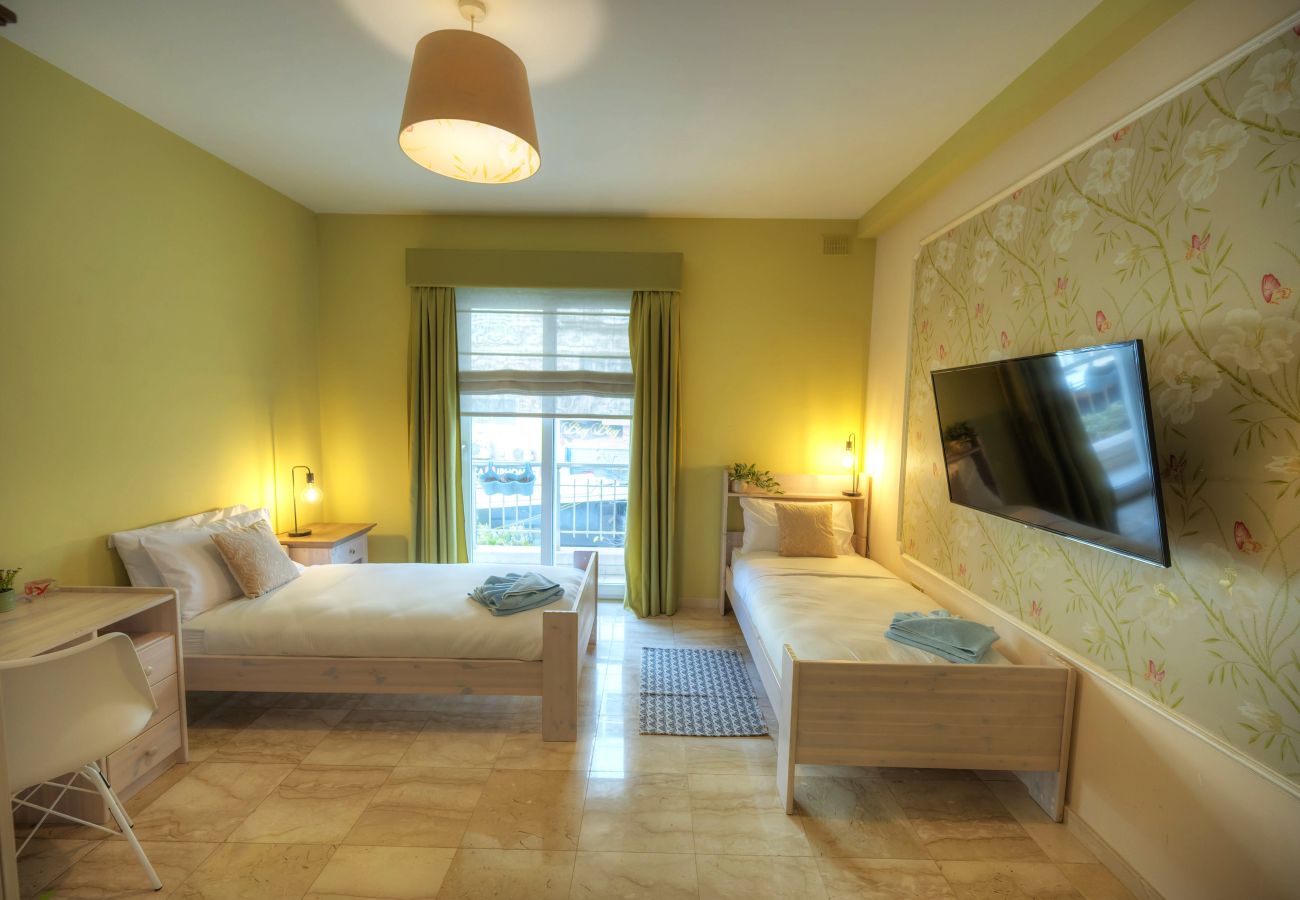 Appartement à Ta'Xbiex - Spacious Seafront 3bedrooms, seaview balcony GOTAX1-1