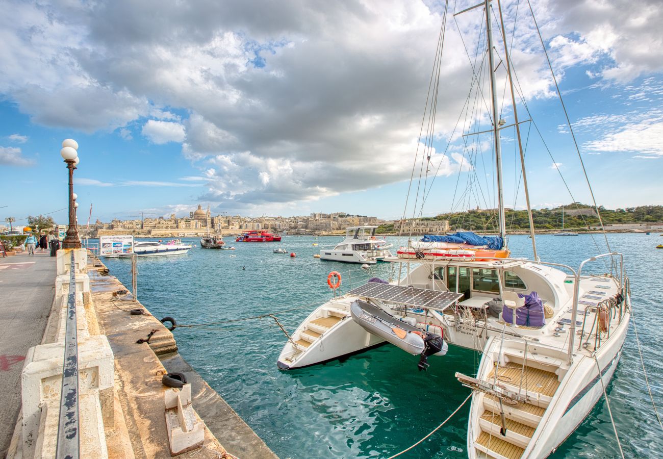 Appartement à Sliema - Roof terrace, Seaview 3 bedroom penthouse GOSLM-11