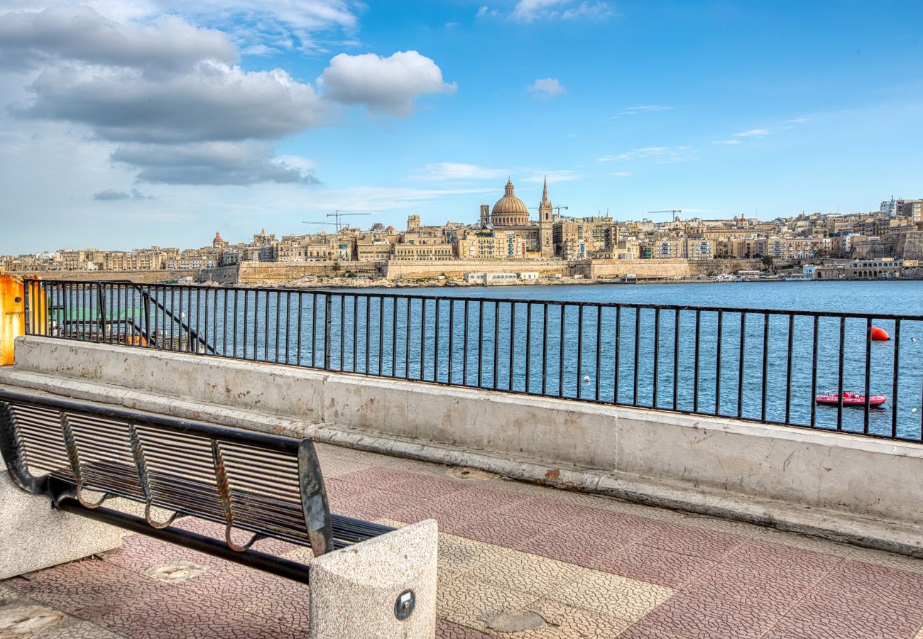 Appartement à Sliema - Roof terrace, Seaview 3 bedroom penthouse GOSLM-11