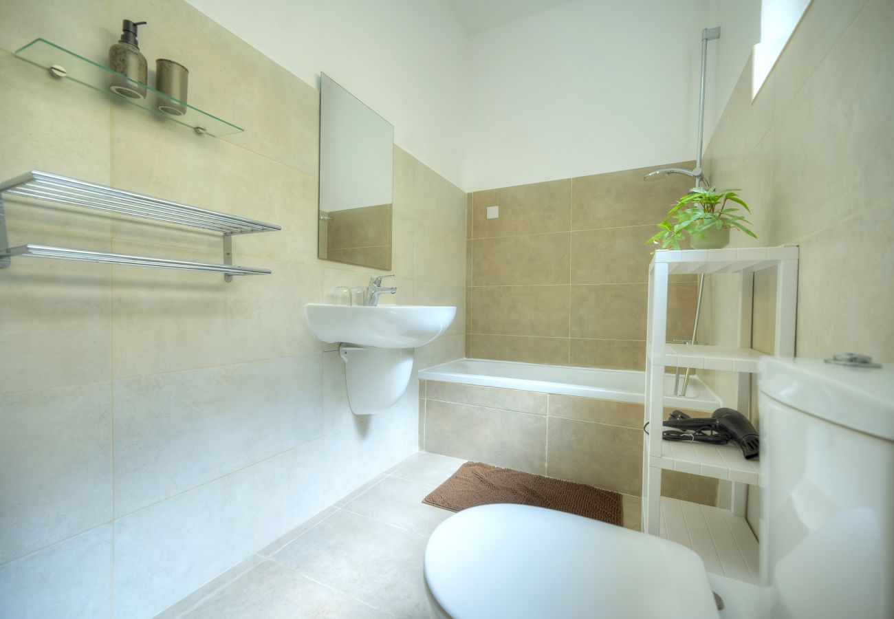 Appartement à Sliema - Spacious, cozy 2bedroom near Sliema seafront MKIM1-1