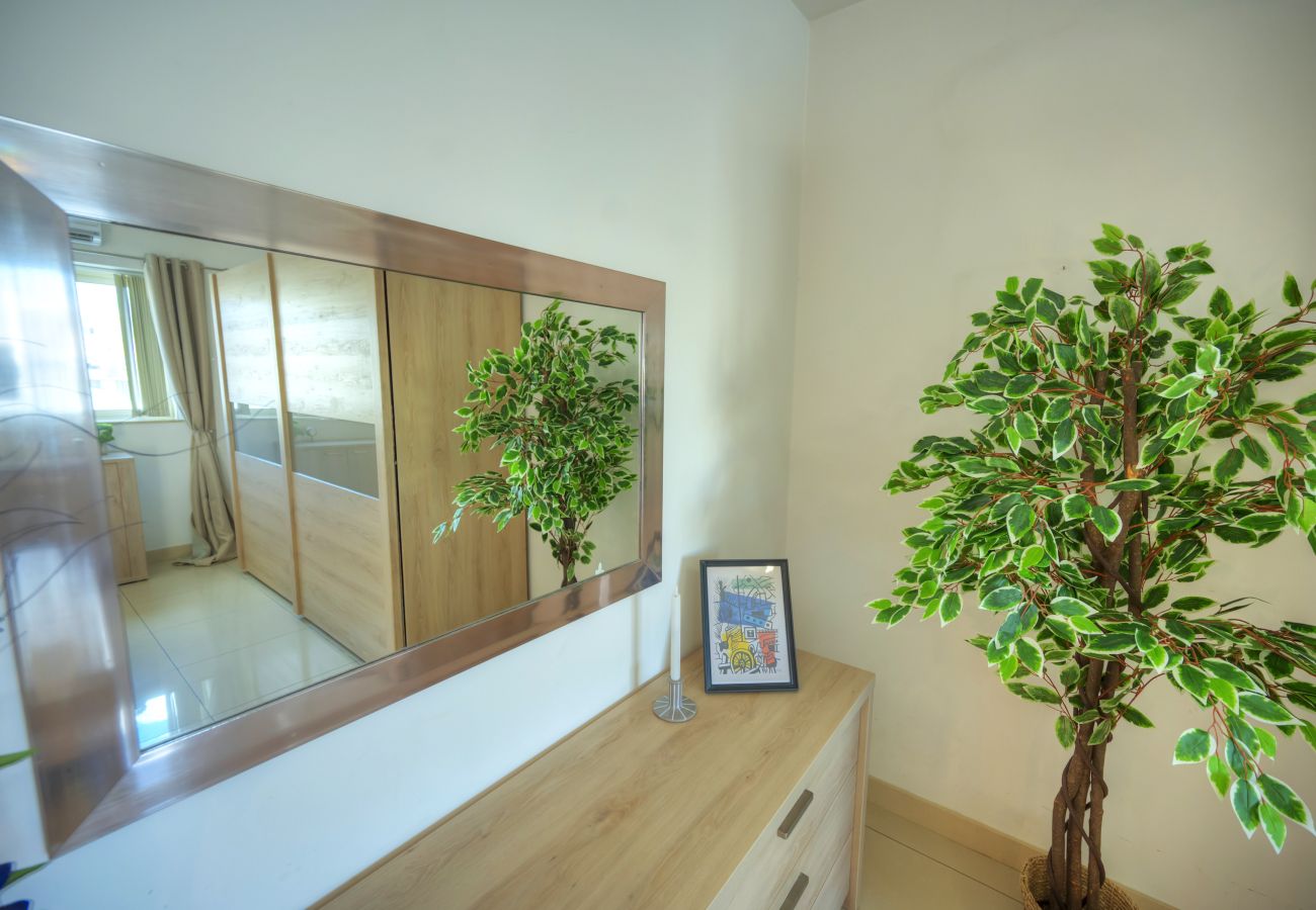 Appartement à Gzira - Bright & spacious 3 bedroom, shared garden JELL1-1