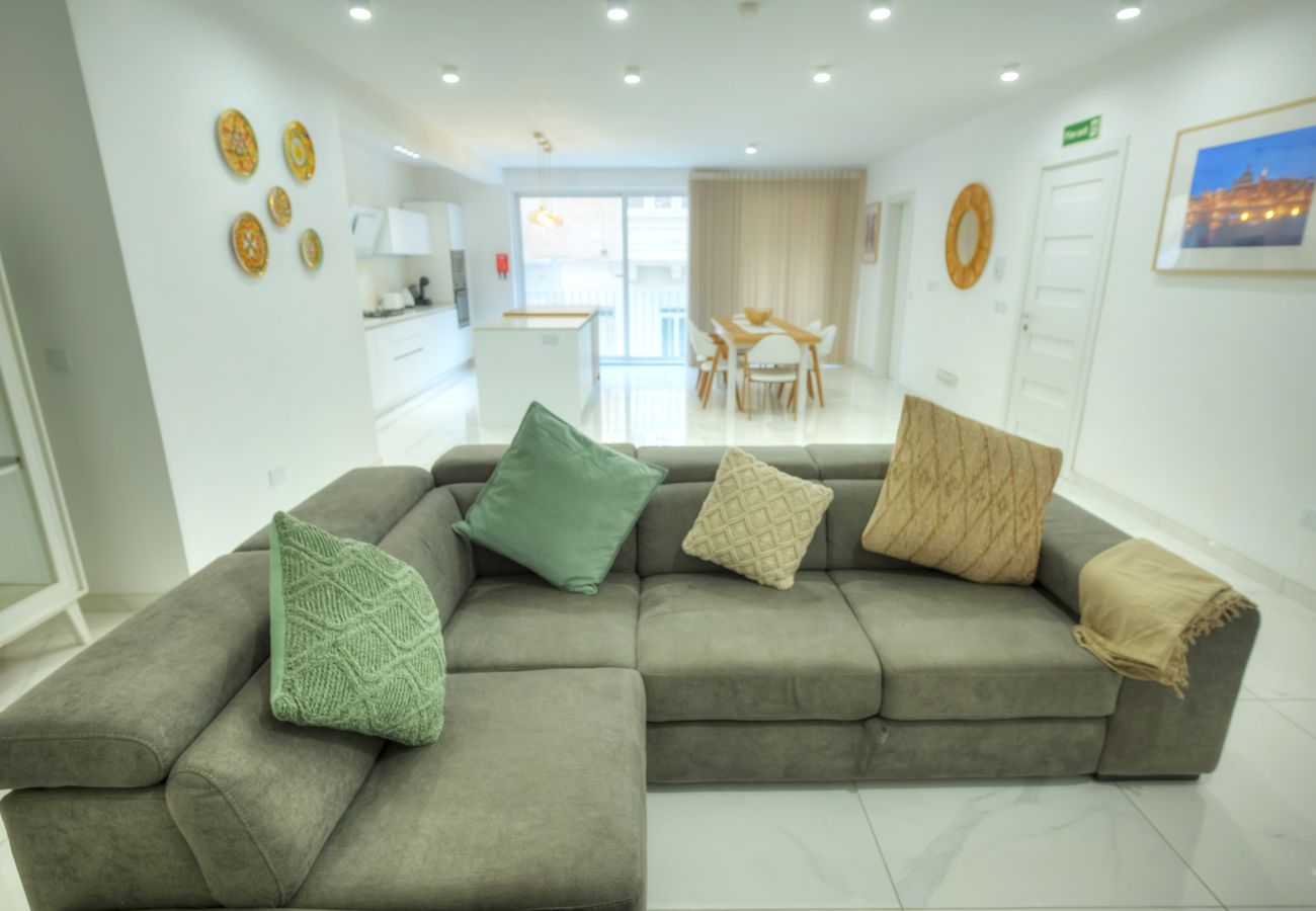 Appartement à Sliema - Stylish & large 2 bedroom with internal yard DCUT1-1