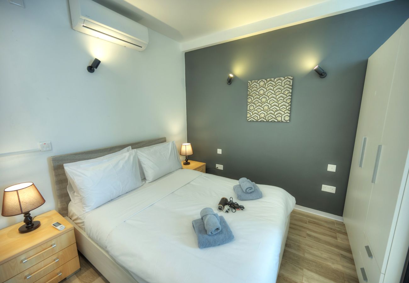 Appartement à Gzira - Luxury penthouse with sun terrace & jacuzzi RJOR1-1