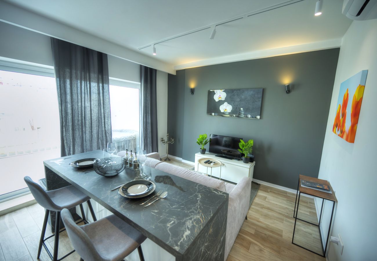 Appartement à Gzira - Luxury penthouse with sun terrace & jacuzzi RJOR1-1
