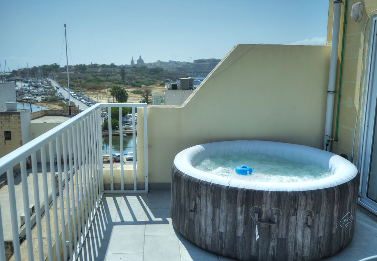 Appartement à Gzira - Luxury penthouse with sun terrace & jacuzzi RJOR1-1